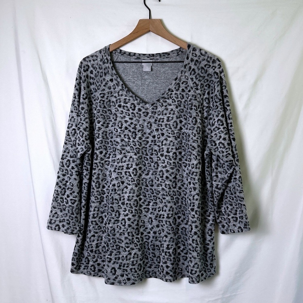 Chico's Zenergy Womens Leopard Print V-Neck 3/4 Sleeve Top Size 3/XL Gray Black